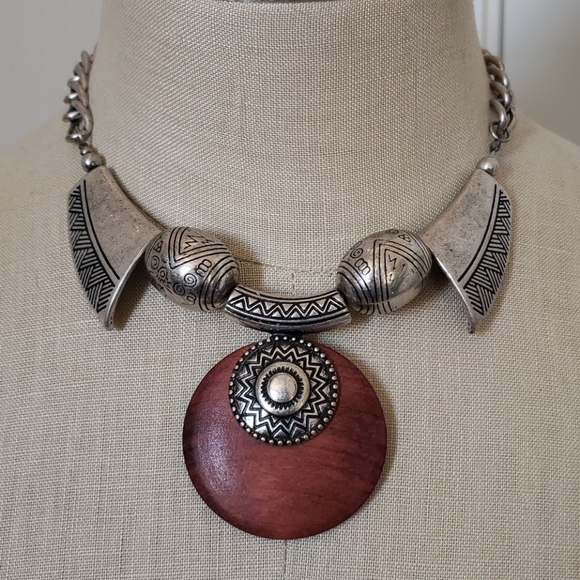 H&M Chunky wood and silver necklace